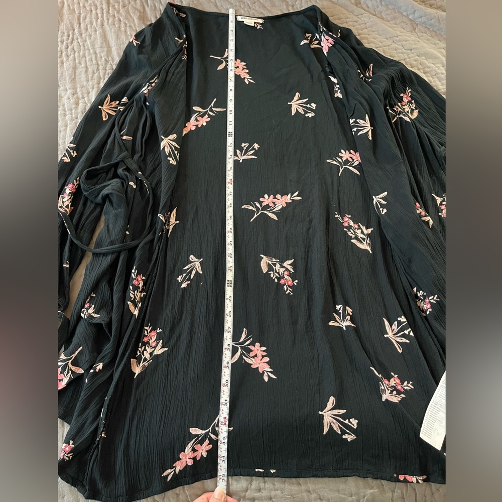 Billabong Wrap Dress Medium Black Floral Love Warrior Long Sleeve Boho Rayon - Picture 8 of 11
